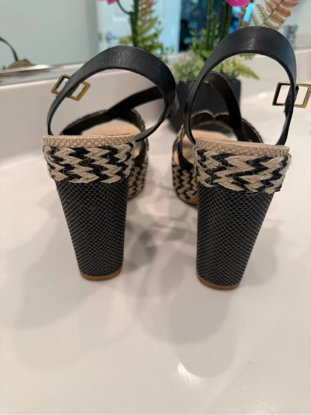 Dolce Vita chic woven